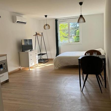 Comme A La Maison Crest Bagian luar foto